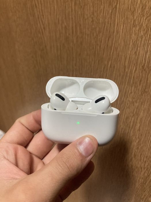 Iphone se 2020 air pods pro 1