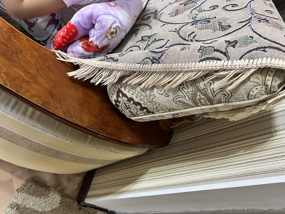 Диван в гостиной