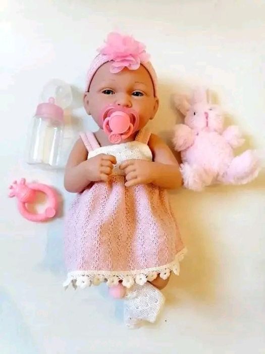 Реалистично бебе