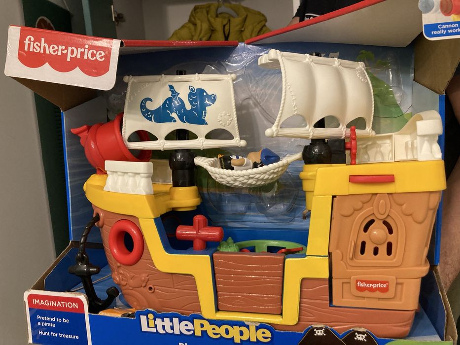 Кораб Fisher Price