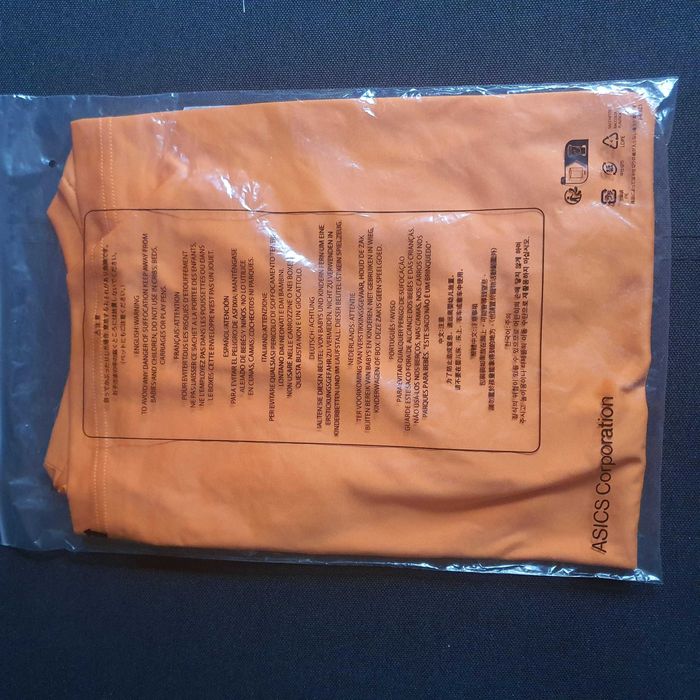 Tricou sport tehnic Asics nou, în ambalajul original și cu etichetă (NWT).