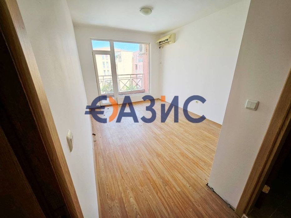 Продава се Едностаен апартамент в к.к. Слънчев бряг - 1 кв.м за 26900 €/кв.м - Снимка #5