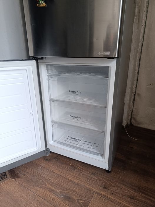 Холодильник Лджи полностью рабочий