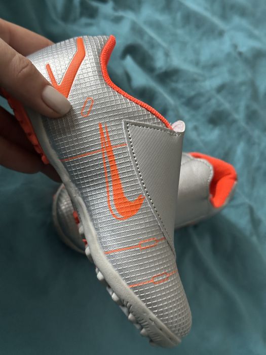 Кросовки бутсы NIKE новые