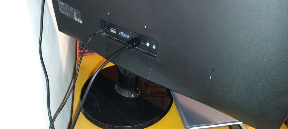 Monitor fhd Planar 27inch cu difuzoare incorporate