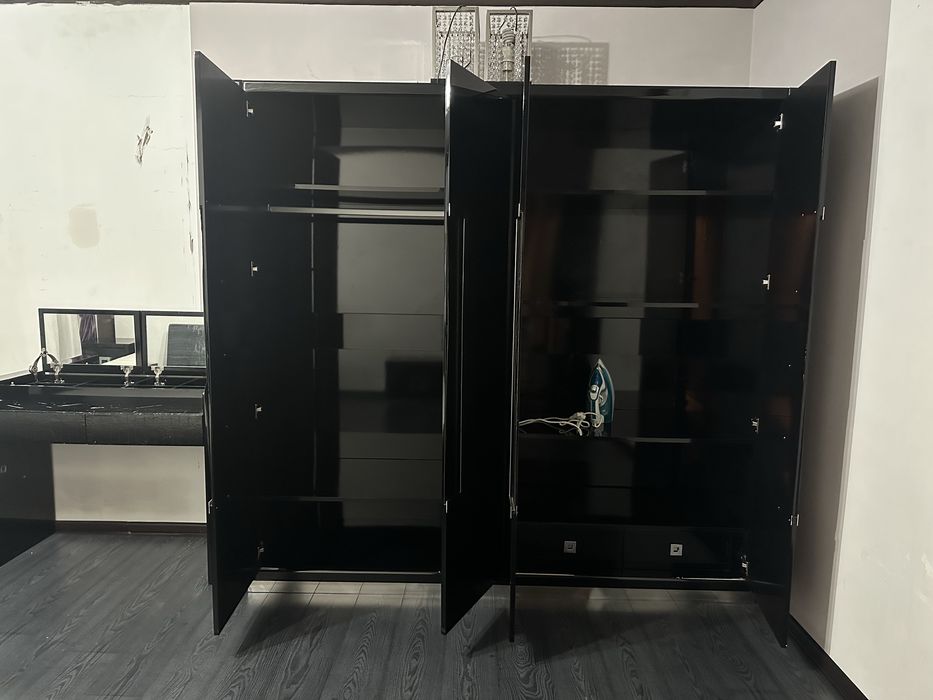 Спальный гарнитур