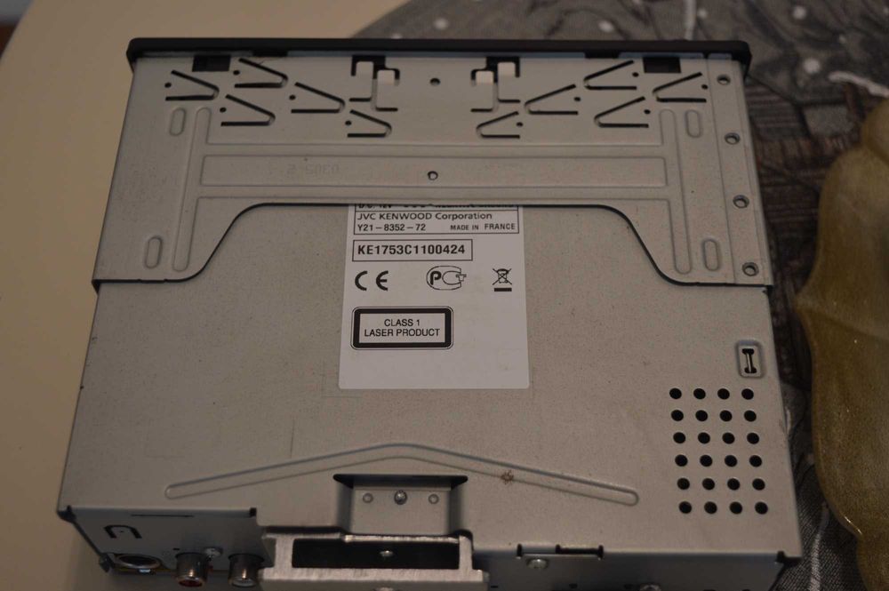 CD Reciever за кола KENWOOD KDC 3054-U с USB порт 4х50 вата