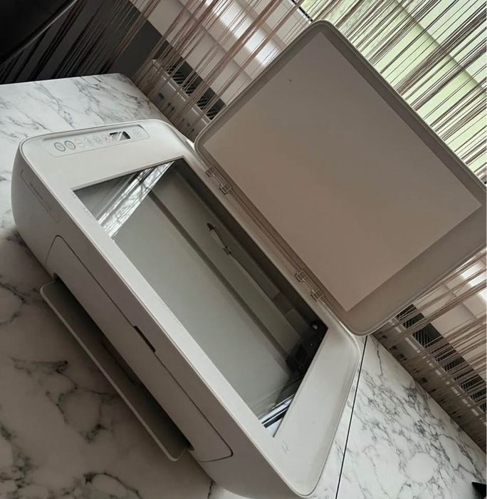 Imprimantă multifuncțională HP DeskJet (print/scan/copy) Wi-Fi