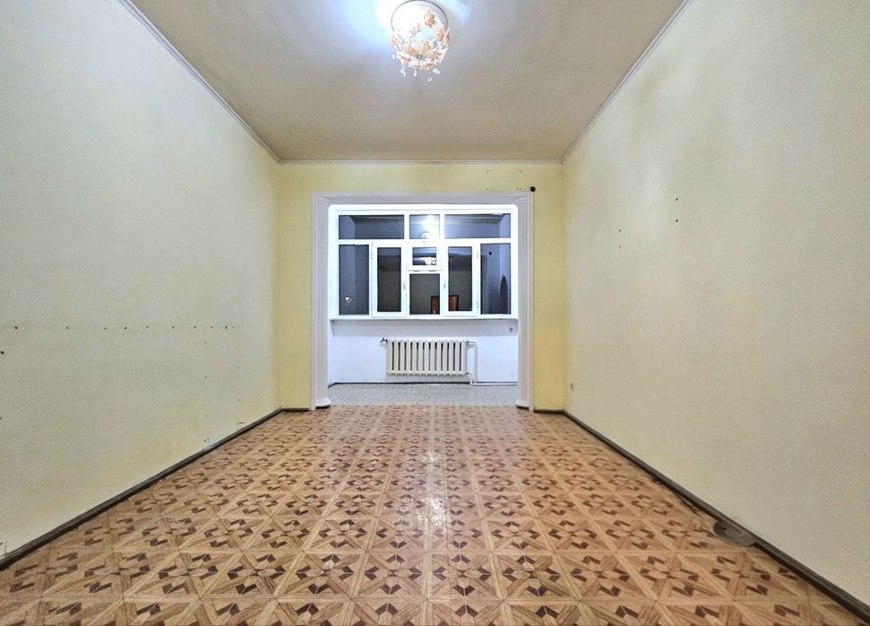 Зангиатинский район эркин махалля  8 сот 4 комн