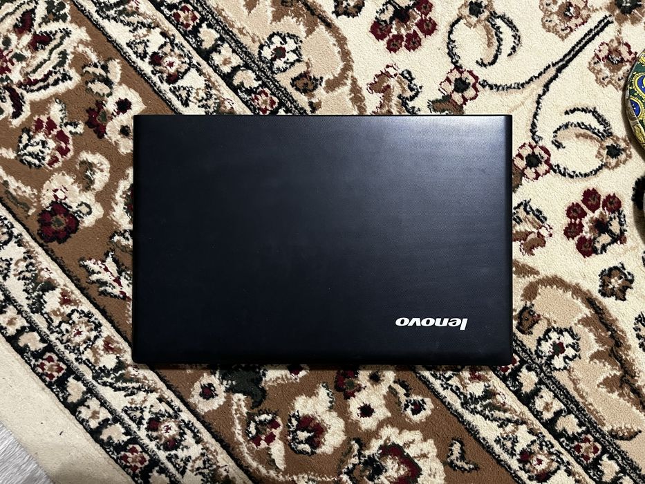 Ноутбук Lenovo.