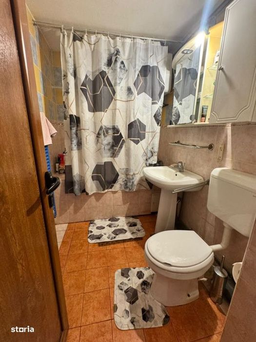 Apartament spatios gata de mutare
