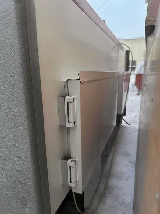 Продам холодильную витрину