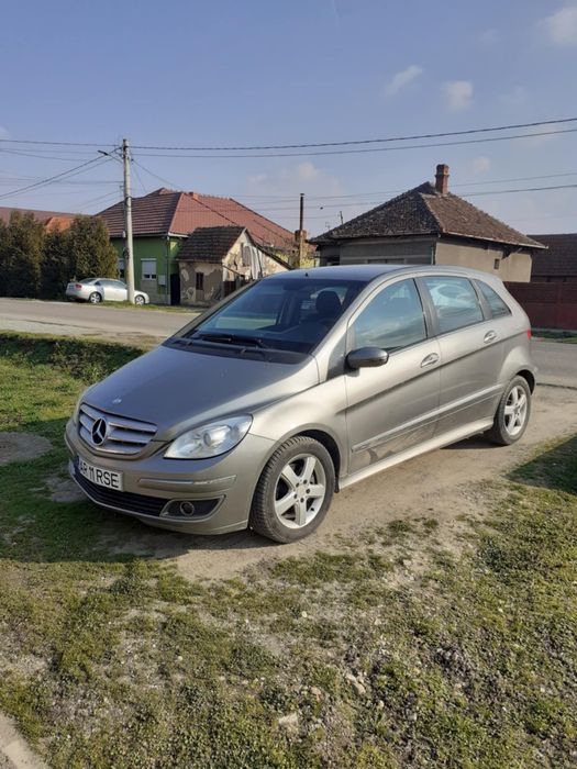 Vând sau schimb Mercedes B 180