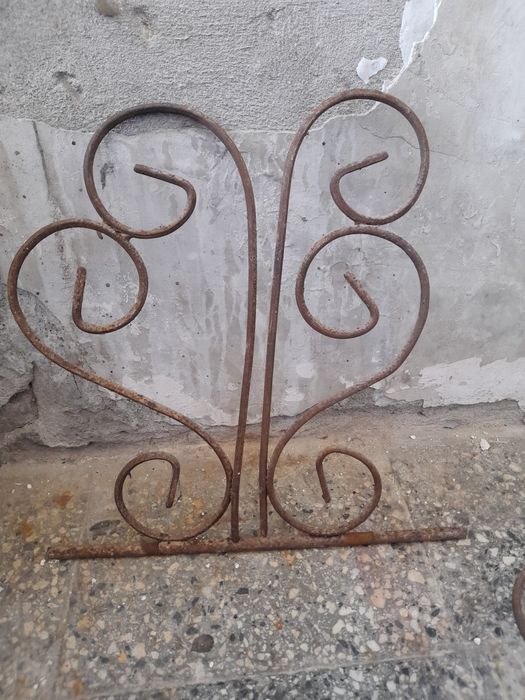 Арматурни орнаменти,стари подкови и подкова закачалка