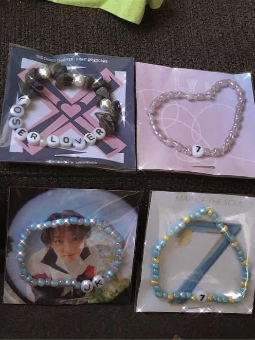 Гривни Taylor Swift ; BTS ; The Weeknd ; Lana Del Rey