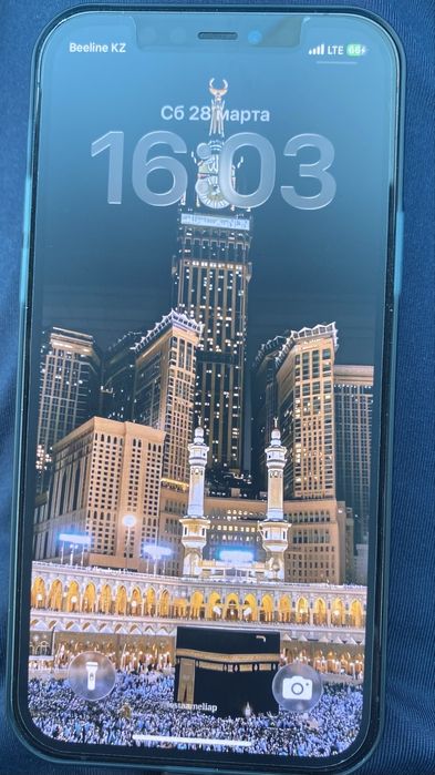 Телефон в отличном состояний . Модель 12 про