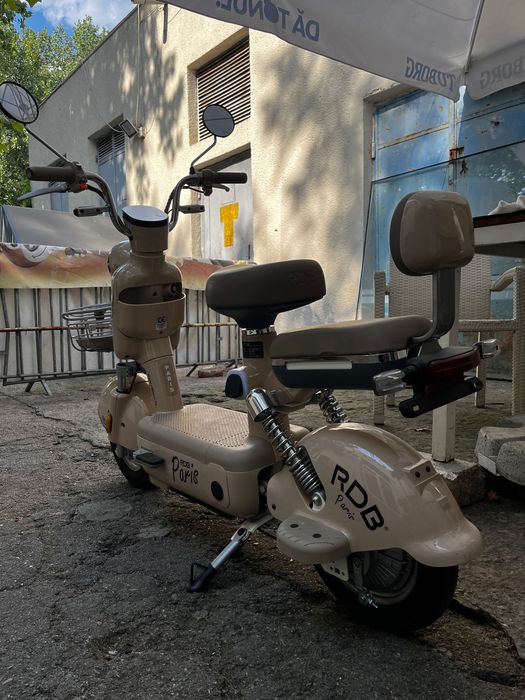 Vând Scuter electric