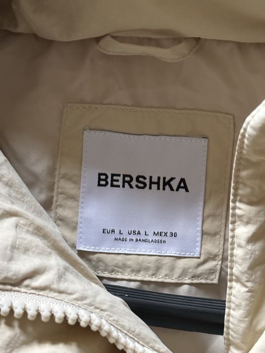 Geaca de iarna dama,marca Bershka,marimea L
