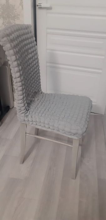 Срочно продаются стулья для гостиной!