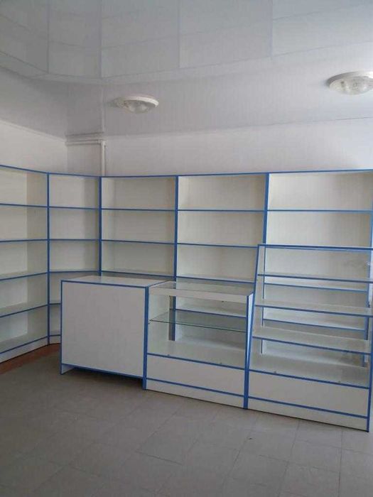 Продам стеллажи, витрины, полки