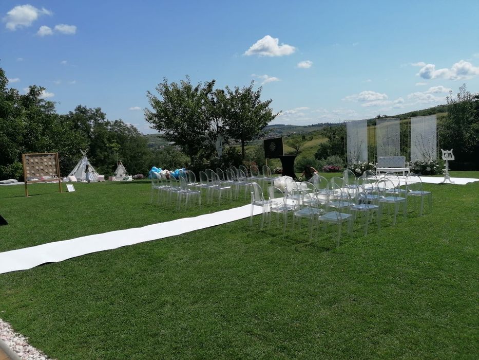 Mocheta alba pentru evenimente