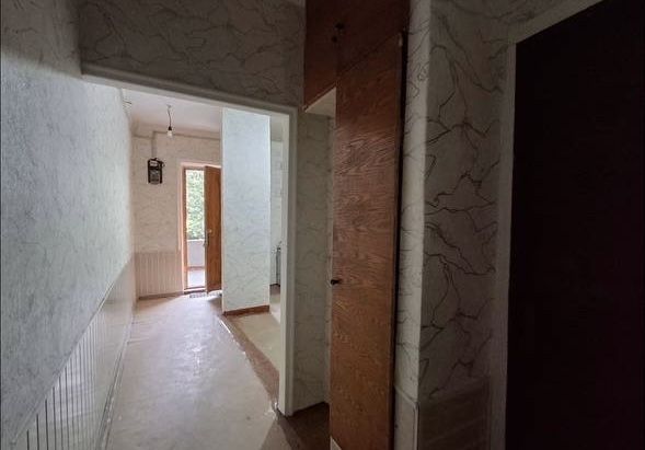 Продаётся 1 ком 9 микрорайон