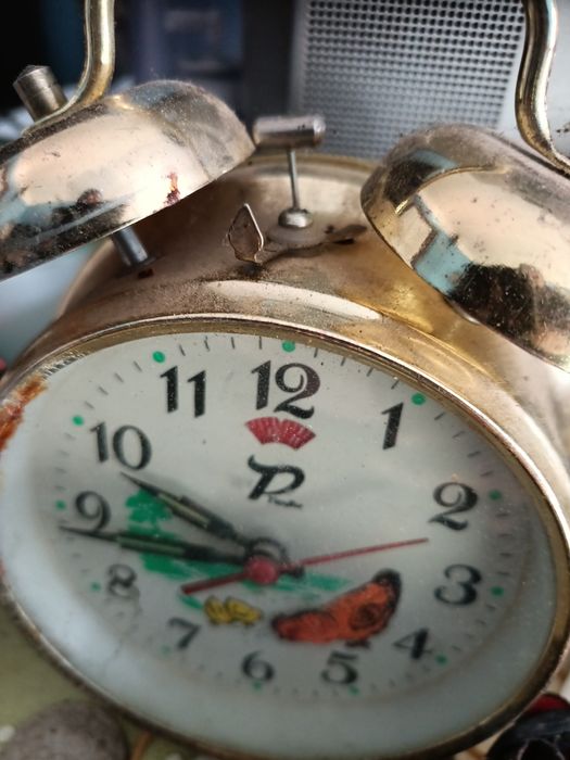 Vînd ceasuri mecanice