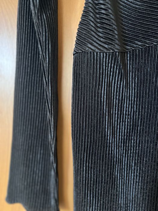 Елегантна черна рокля Guess, размер S