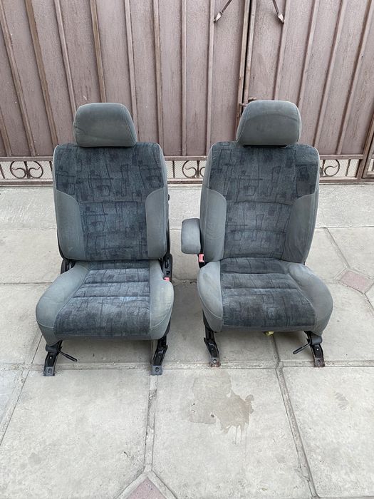 Сидения Mazda 626 передние