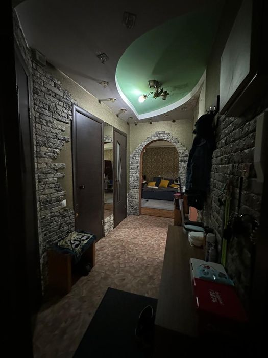 Продам двух комнатную квартиру