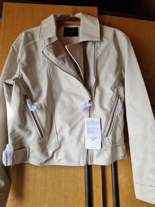 Дамски кожено яке