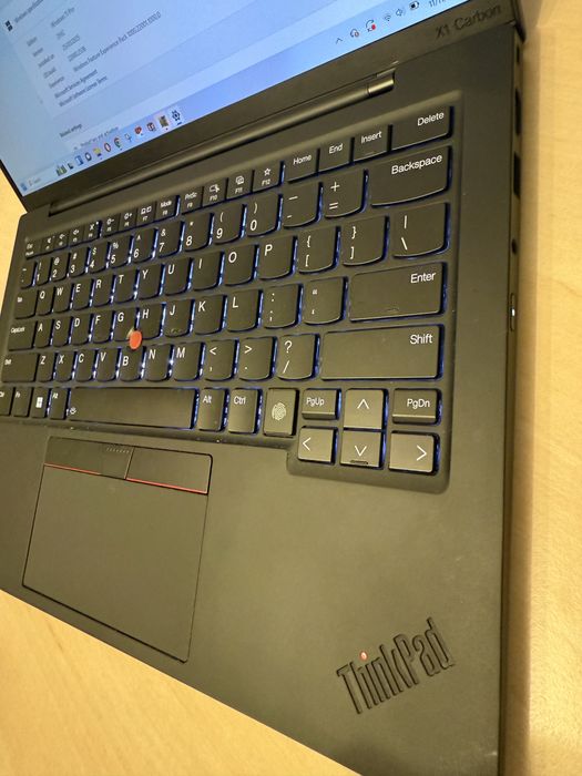 Lenovo Thinkpad x1 Carbon i7 155u, OLED 3k cu touchscreen!