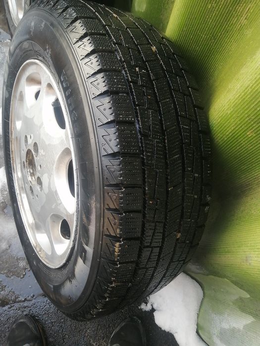 Продам  резиной без Дисков 15r