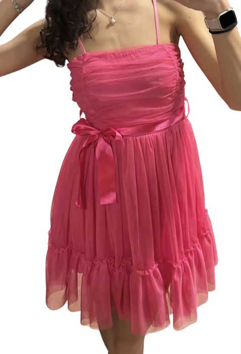 Розова рокля от тюл и яке