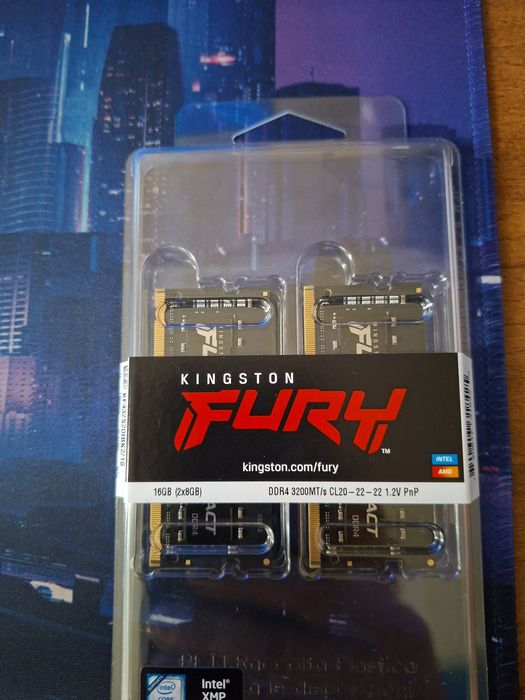 Продам новую ОЗУ ddr4 частота 3200. 16gb 2×8