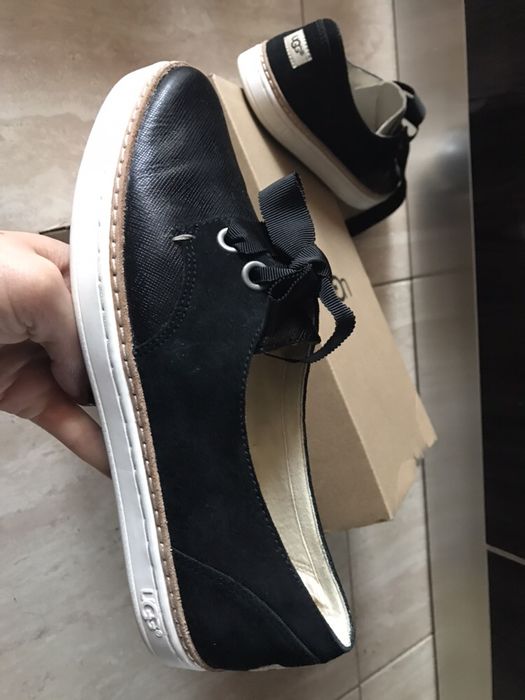 Balerini UGG din piele naturala