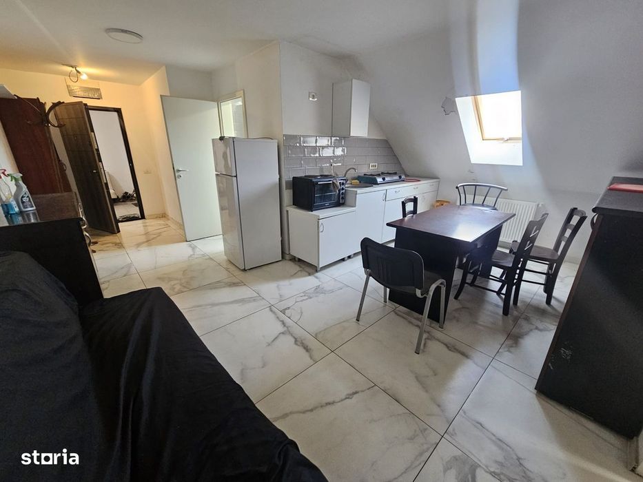 Apartament 3 camere Complex Studentesc - loc de parcare !!