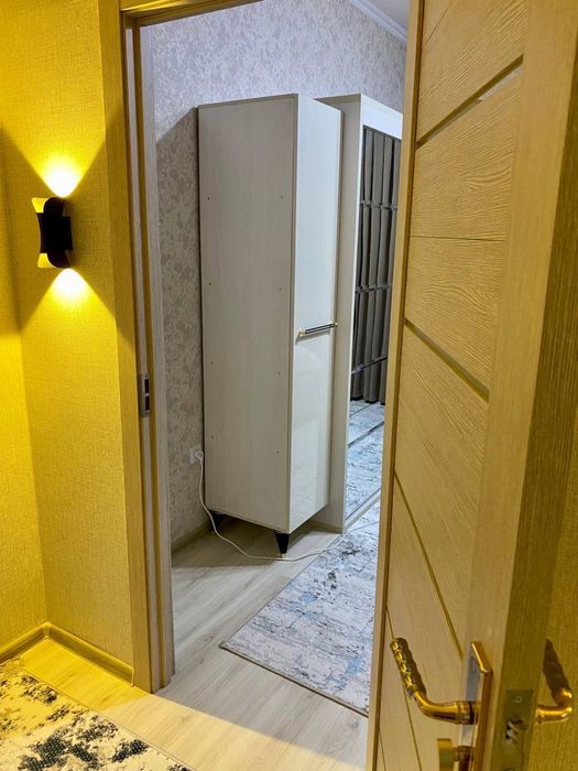 Nurafshon shahrida yangi qurilgan kvartira sotiladi