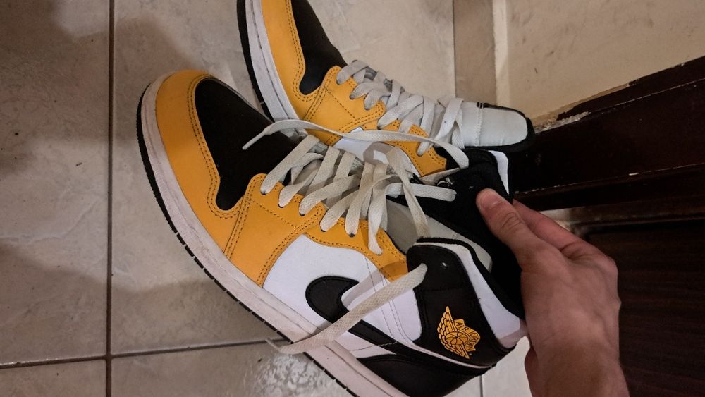 Jordan 1 обувки black and yellow