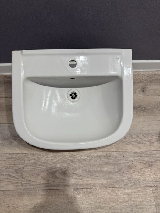 Раковина белого цвета