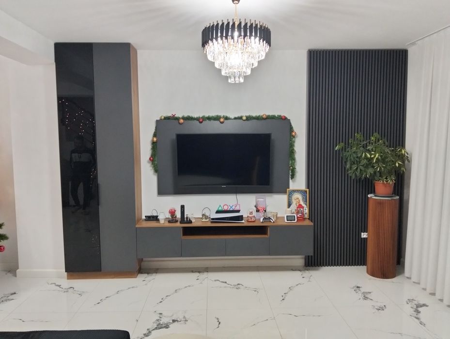 • Mobila la comanda