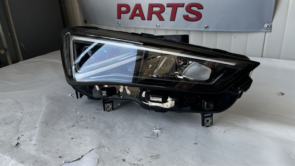 2 броя десен фар Seat Leon Cupra