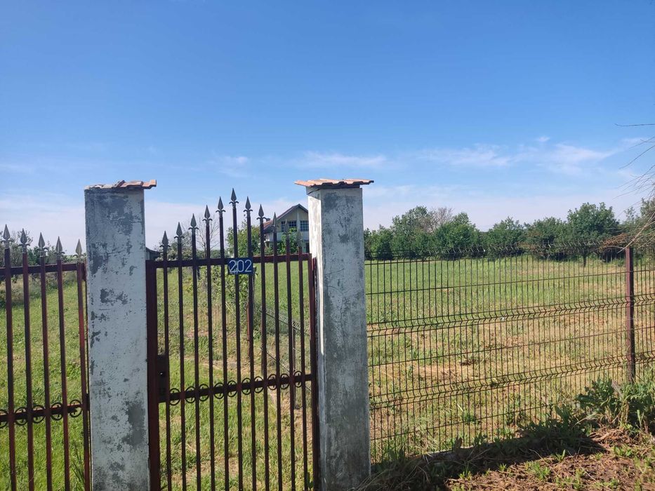 Teren arabil + casa si curte zona Vadu-Lat - Mai multe