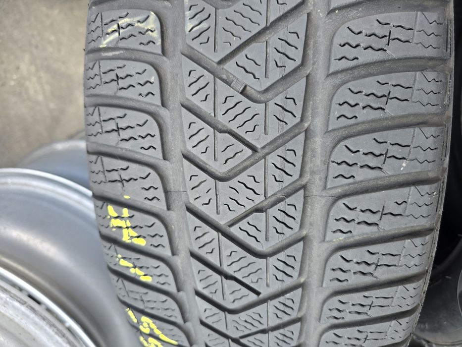 Anvelope iarna 235 55 17