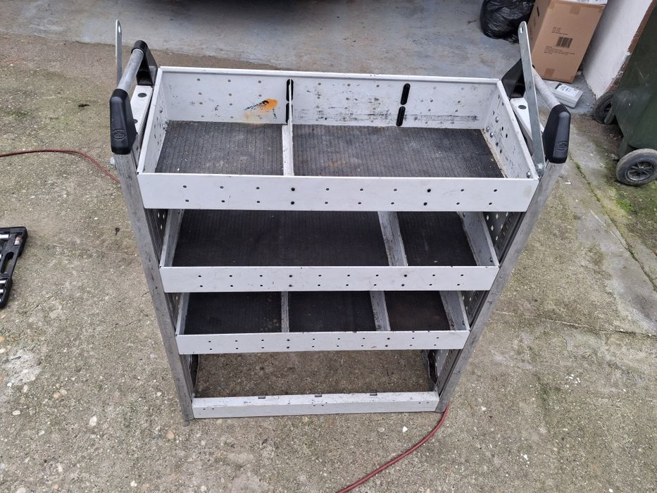 Vand rafturi scule si piese pt dubite