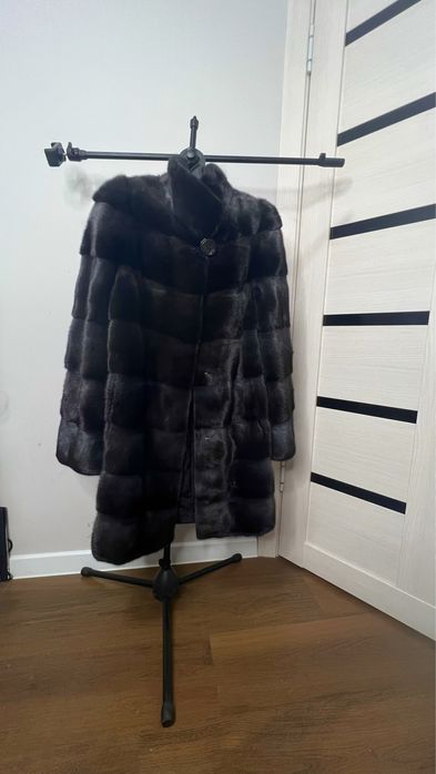 Продам норковую шубу