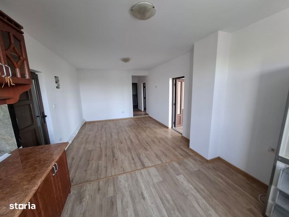 Inchiriez apart 4 camere Parneava - Str. Oituz ID :45325