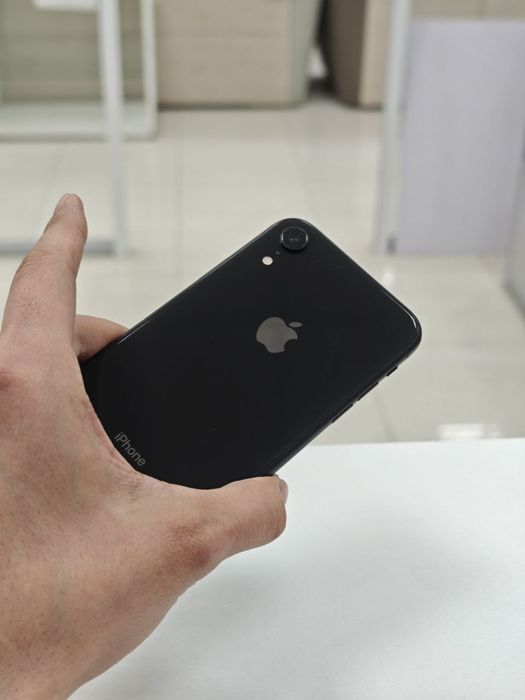 Apple iPhone XR 64GB