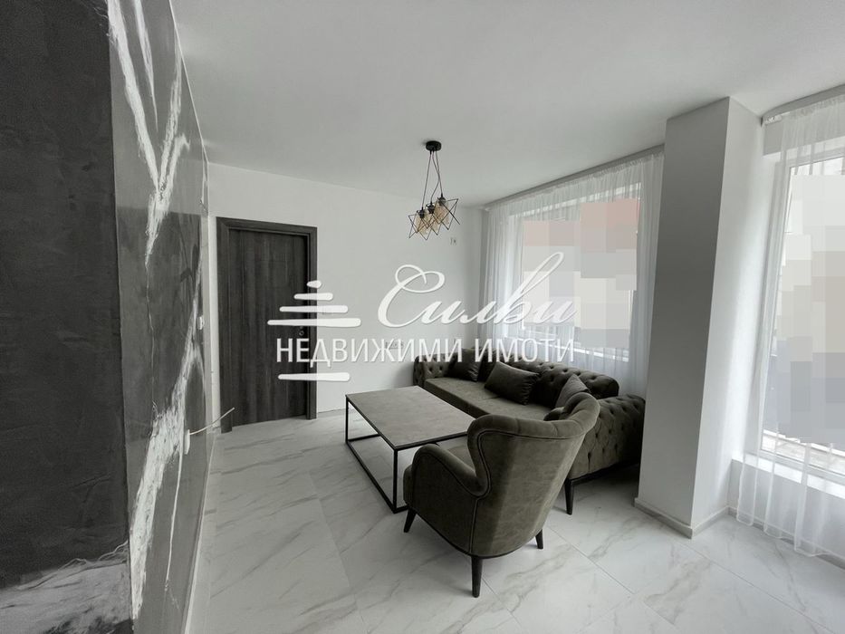 Дава се под наем Тристаен апартамент в Шумен, Център - 75 кв.м за 357 € - Снимка #1