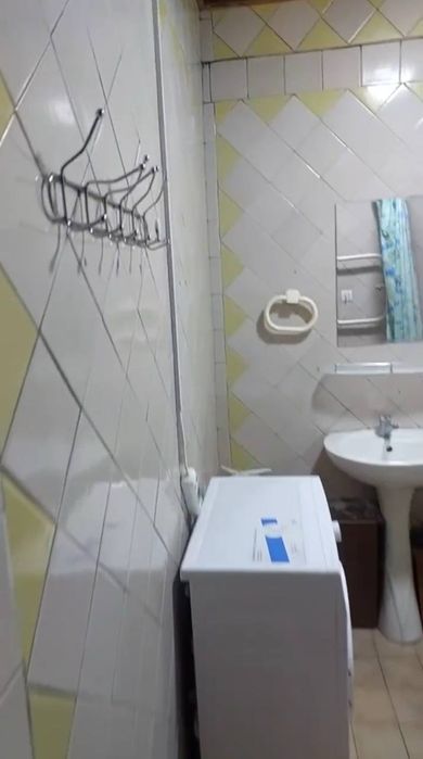 2/3/9 дружба народов 1 Дом у дороги  450у.е только семью